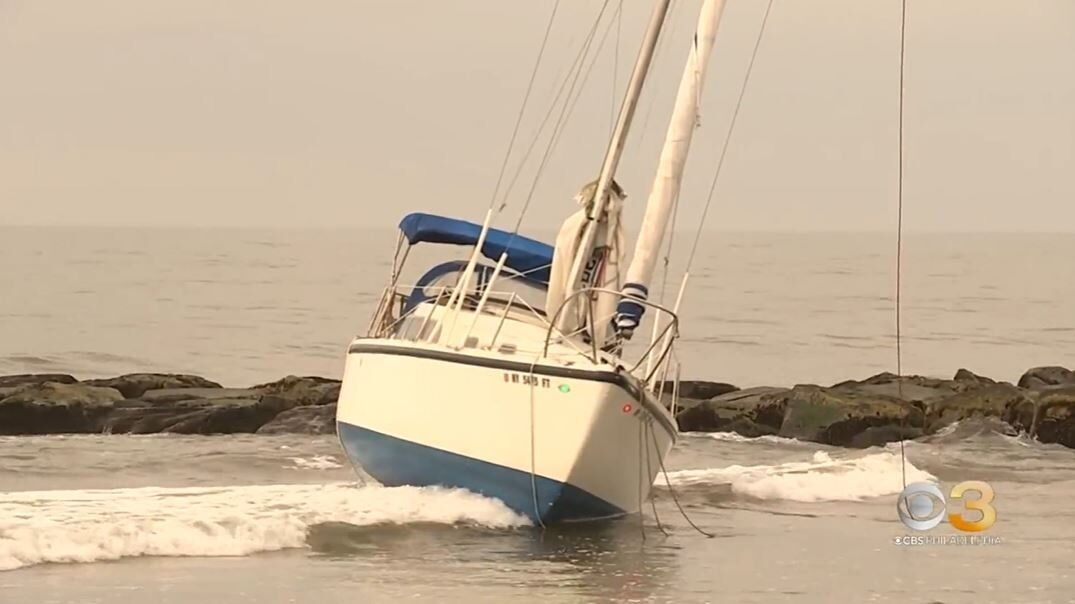 Beach closed after boat becomes stuck due to failed autopilot